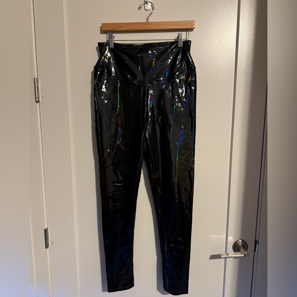Yummie Black Vinyl Look Leggings
